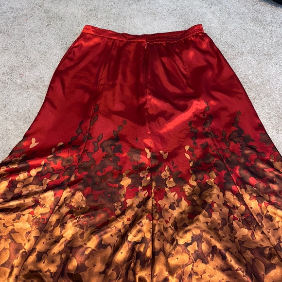 SATIN RED AND BRONZE SKIRT - Picture 2 of 7
